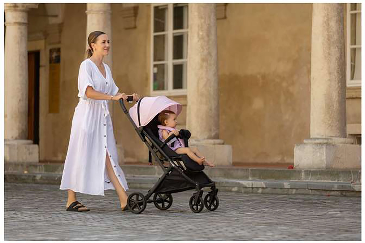 Прогулочная коляска FreeON Tao, pink
