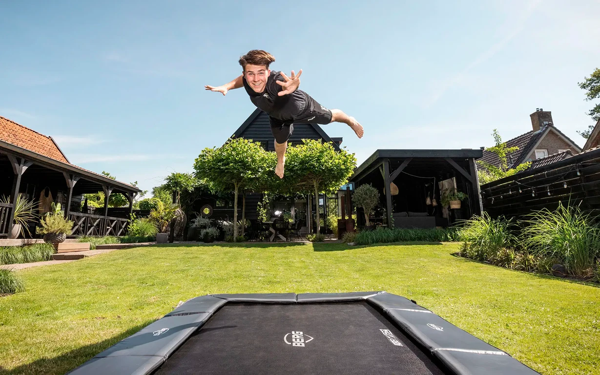 Батут BERG SPORTS Ultim Champion FlatGround 330 Grey