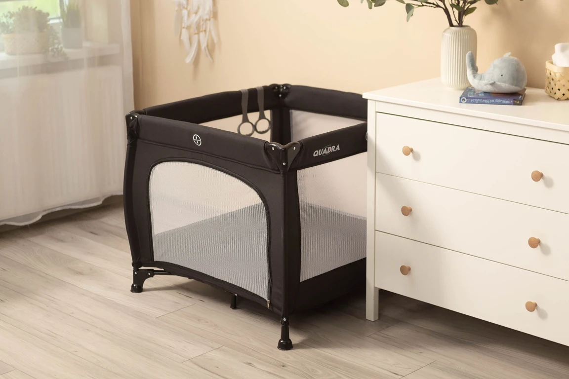Манеж Caretero Quadra Black