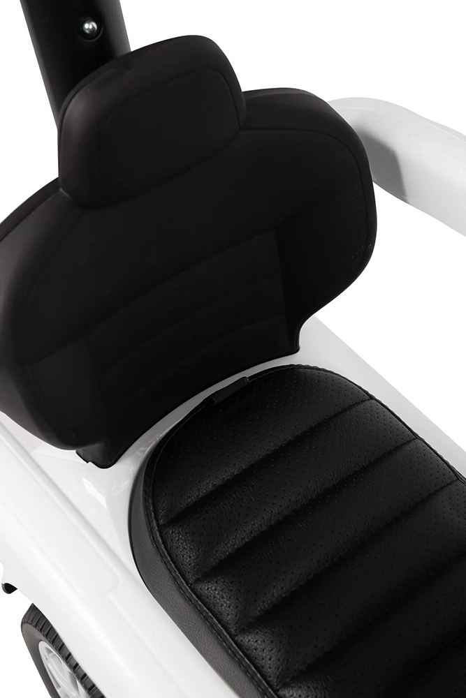 Машинка для катання Caretero (Toyz) LAND ROVER з батьківською ручкою White