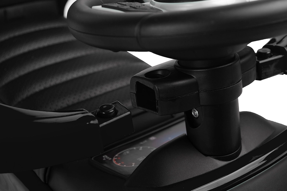 Машинка для катання Caretero (Toyz) Mercedes C-CLASS з батьківською ручкою Black