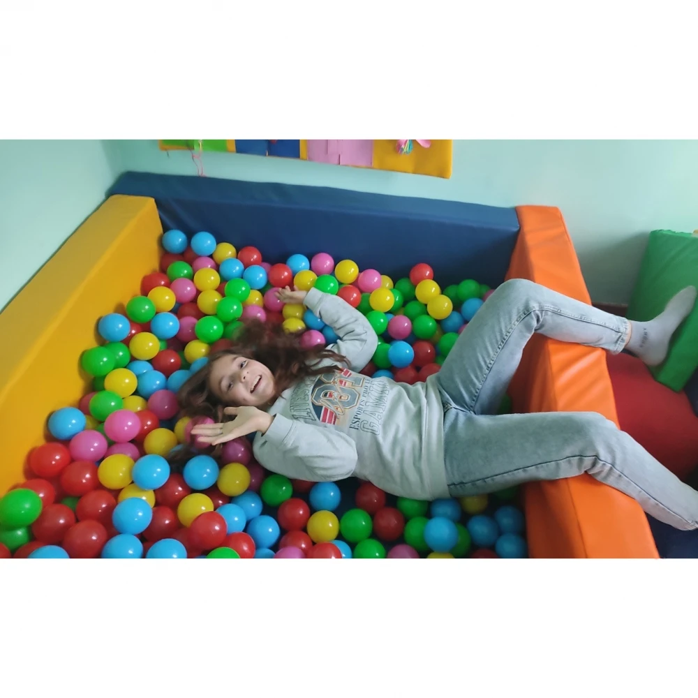 Сухий басейн із матом 200-200-40 15 см TIA-SPORT
